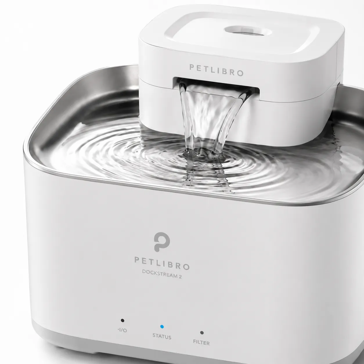 Katze trinkt am PETLIBRO Dockstream 2 Smart Cordless