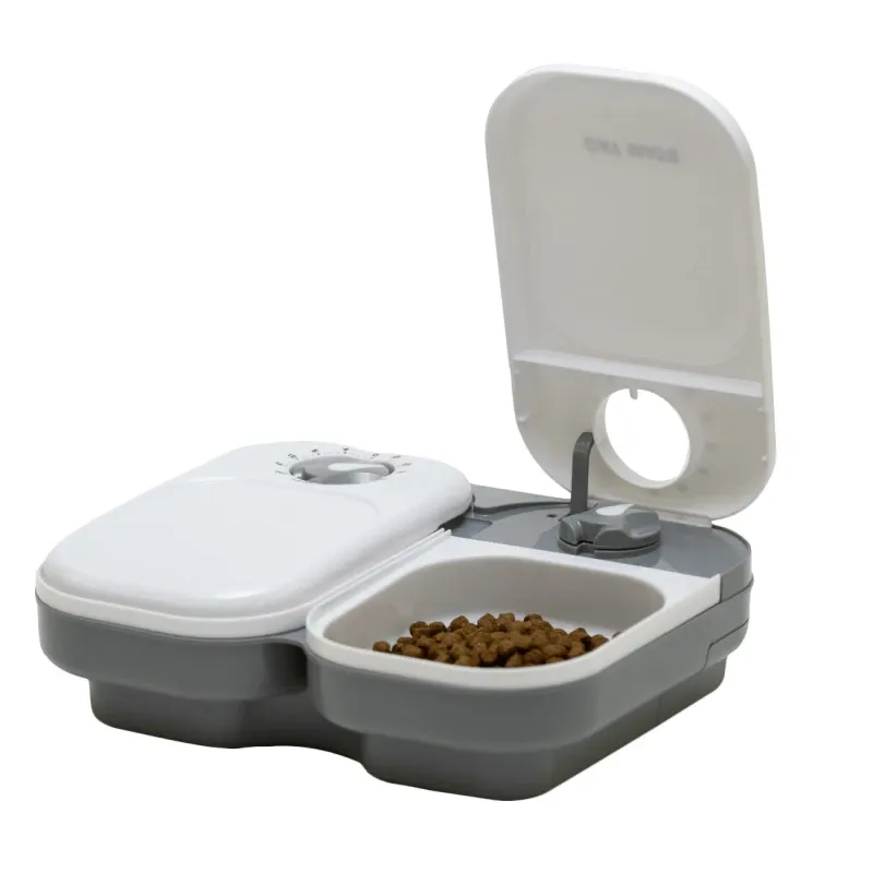 Zwei Fächer des Cat Mate C200