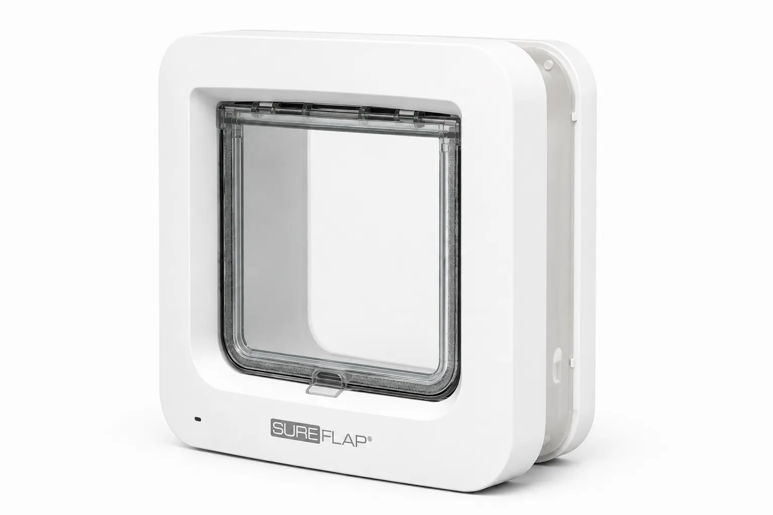 SureFlap Mikrochip Katzenklappe Connect in 45-Grad-Perspektive