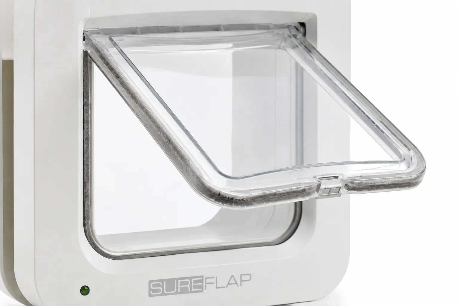 SureFlap Mikrochip Katzenklappe in 45-Grad-Perspektive